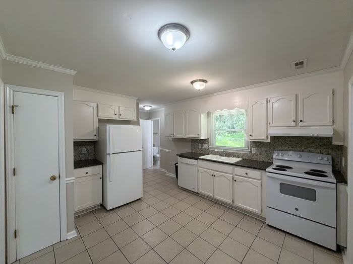7409 Lockmont Drive – photo 5
