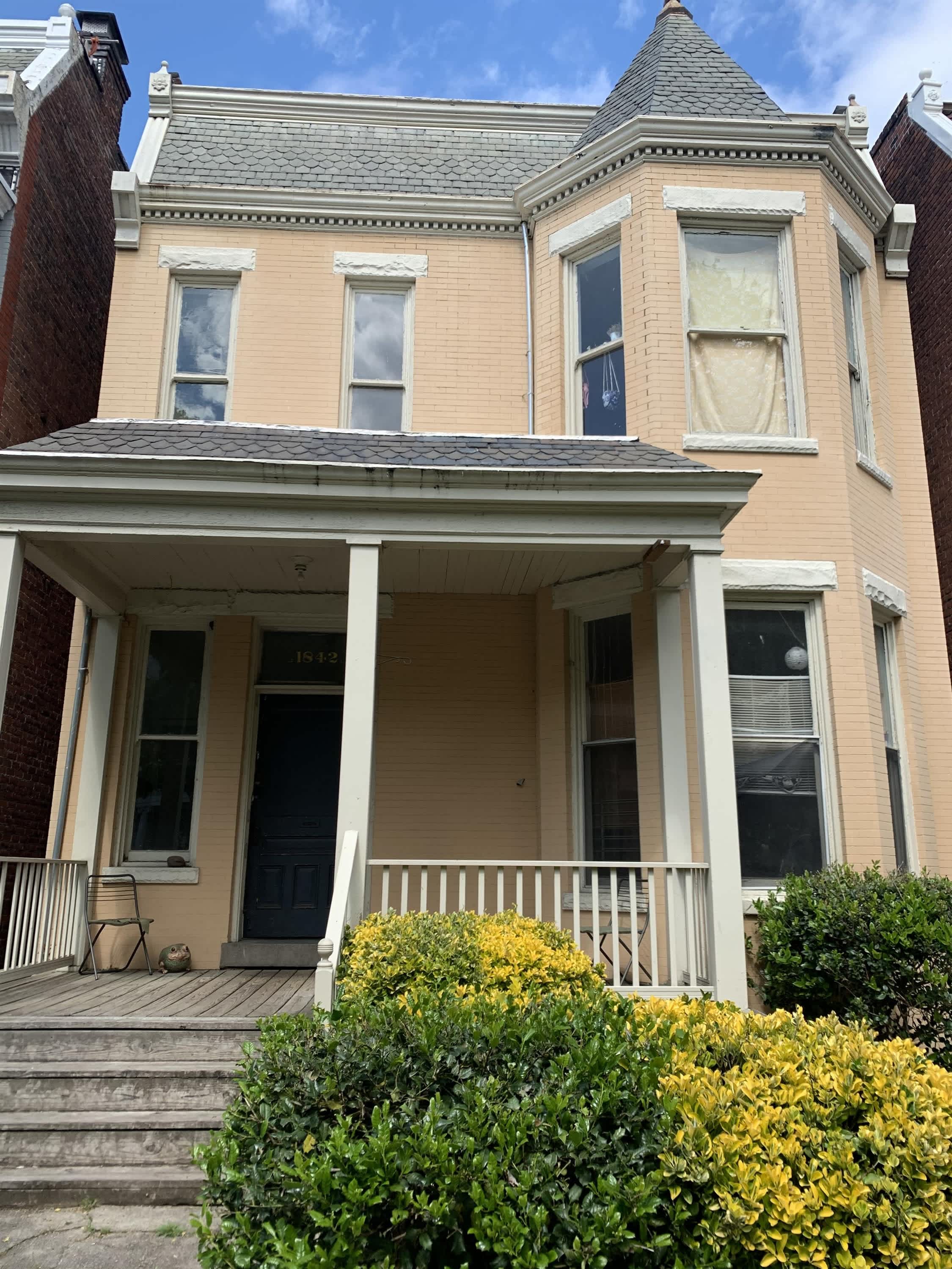 1842 W Grace Street 3 – photo 1