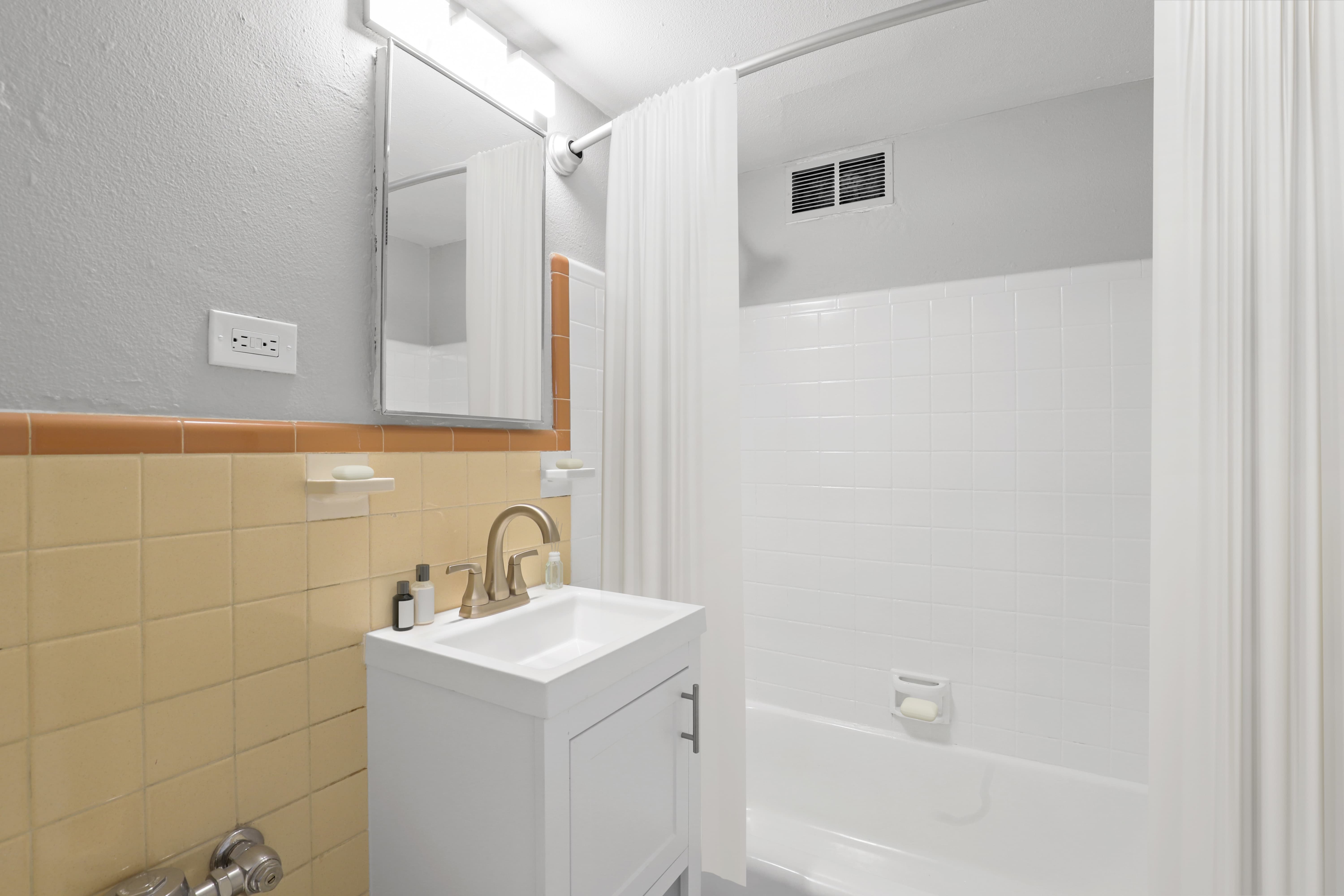 1200 Colorado – photo 5