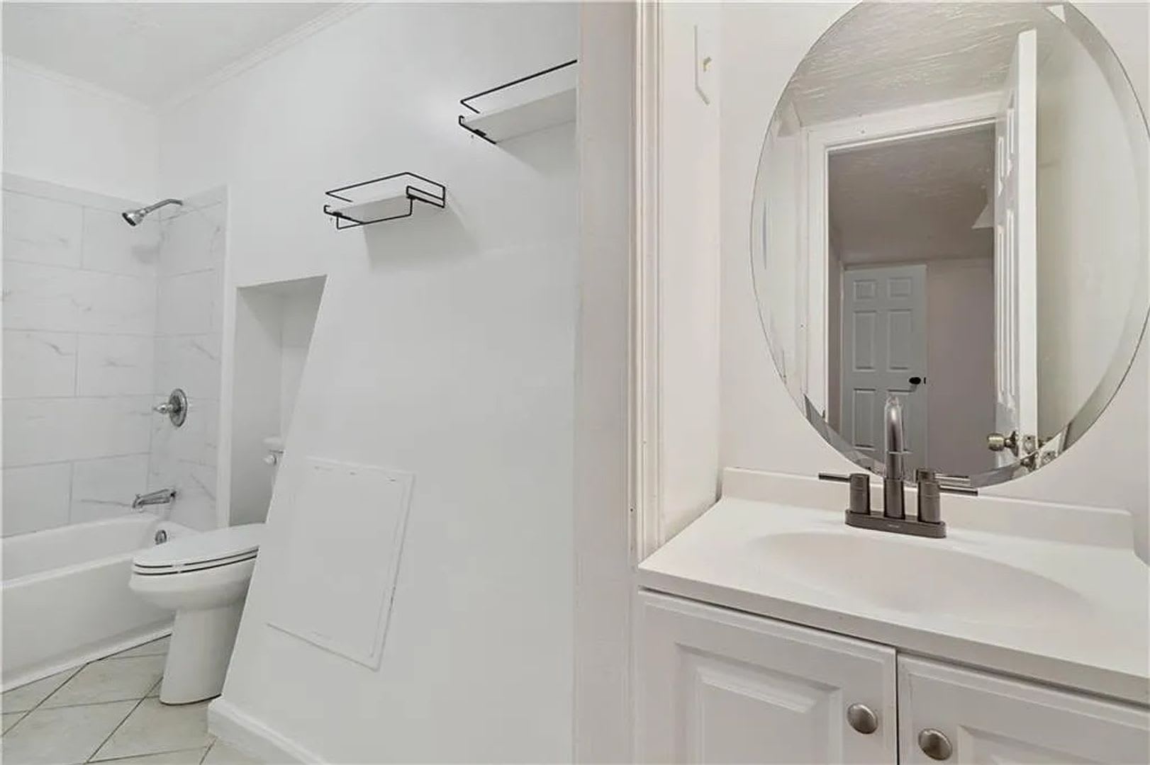 Room in 2 Bedroom Home at Wedgewood Dr – photo 4