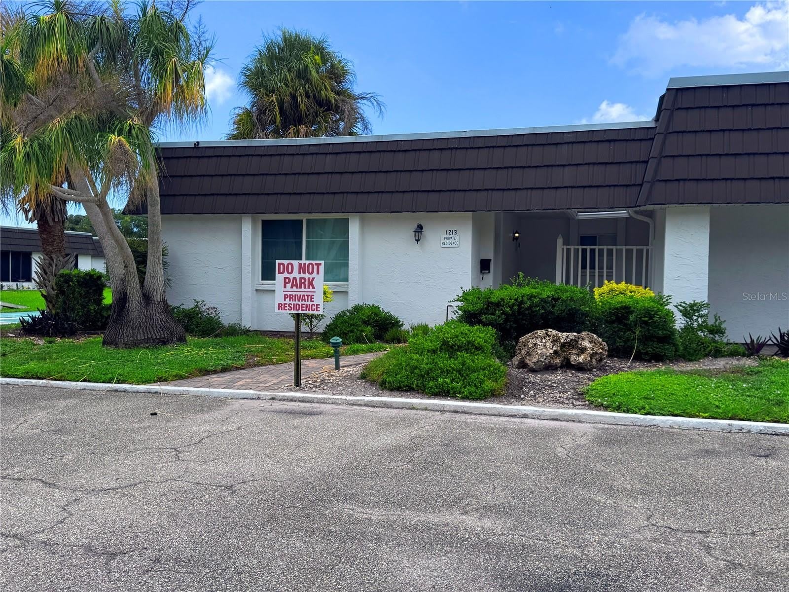 1213 GLEN OAKS Drive E – photo 2