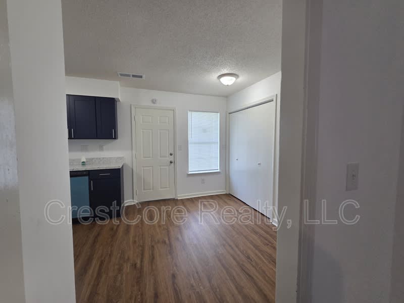 2518 Derbyshire Ave – photo 3