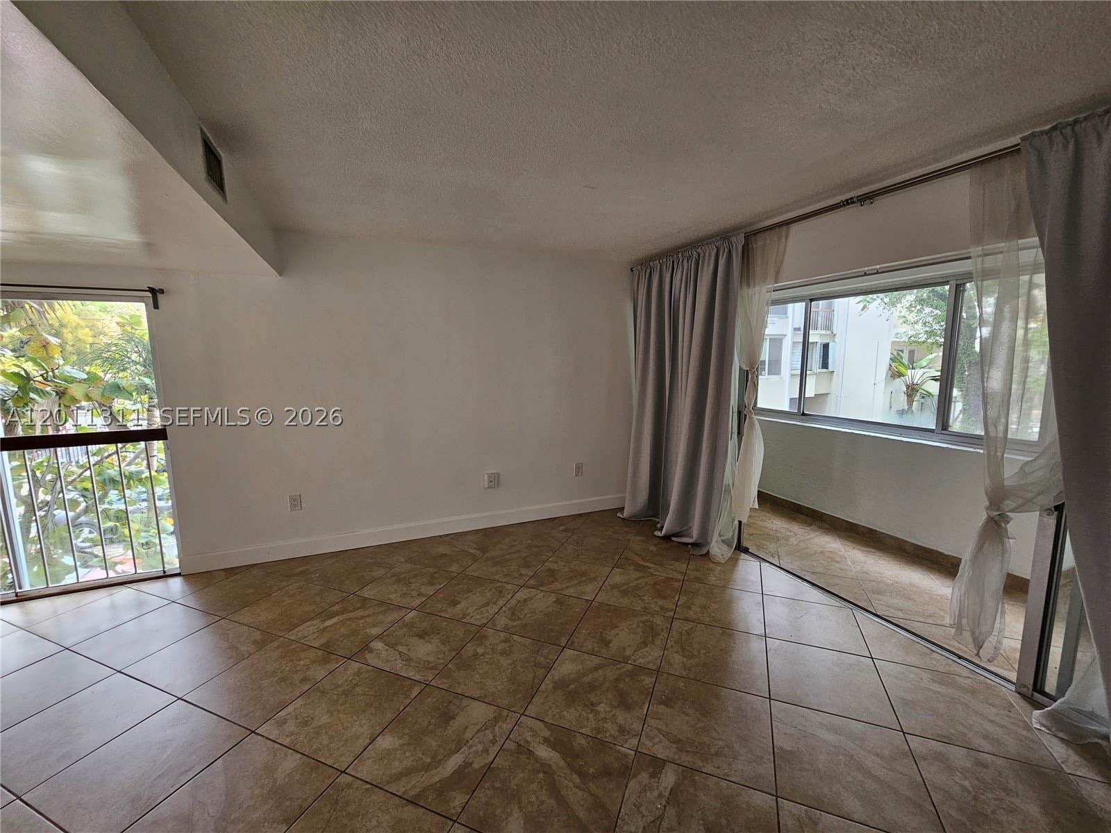 1912 SW 17th Ave – photo 2