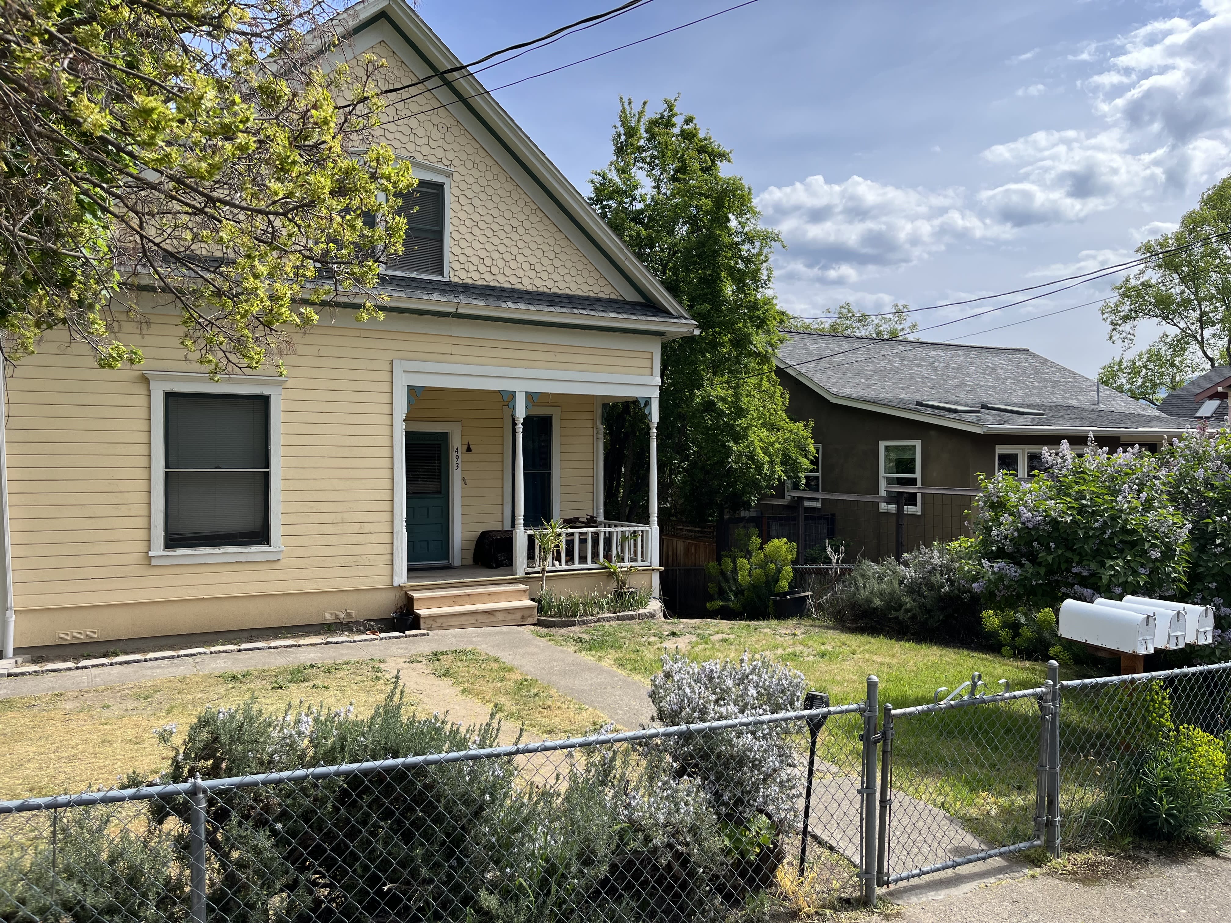 493 Fairview St – photo 1