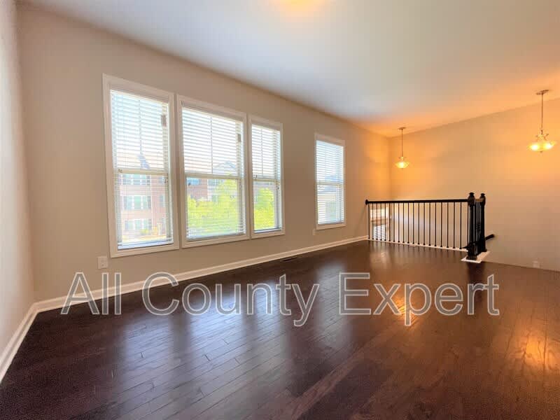 912 Rose Way – photo 4