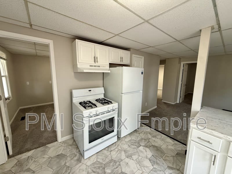 316 N Sherman ave – photo 2