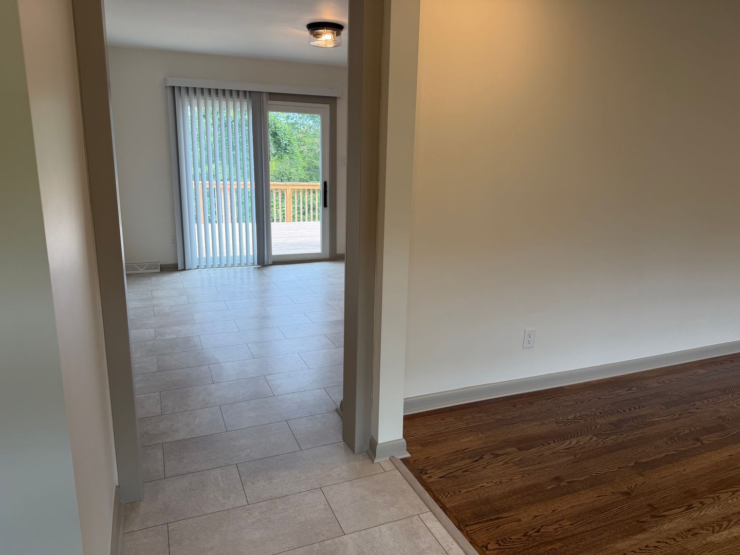 Knoxville 37923 3 Bedroom 2 Bath Home Located In Heart Of West Knoxville With Separate 1 Bedroom 1 Bath Living Space Downstairs – photo 2