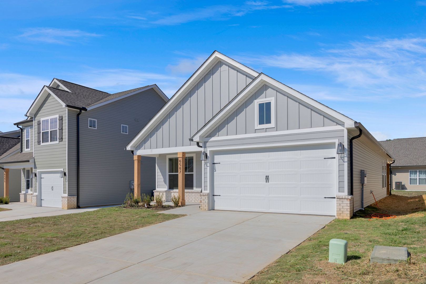 $1k Move-In SPECIAL!!!!New Design 2-bedroom Orchid at James Creek – photo 2