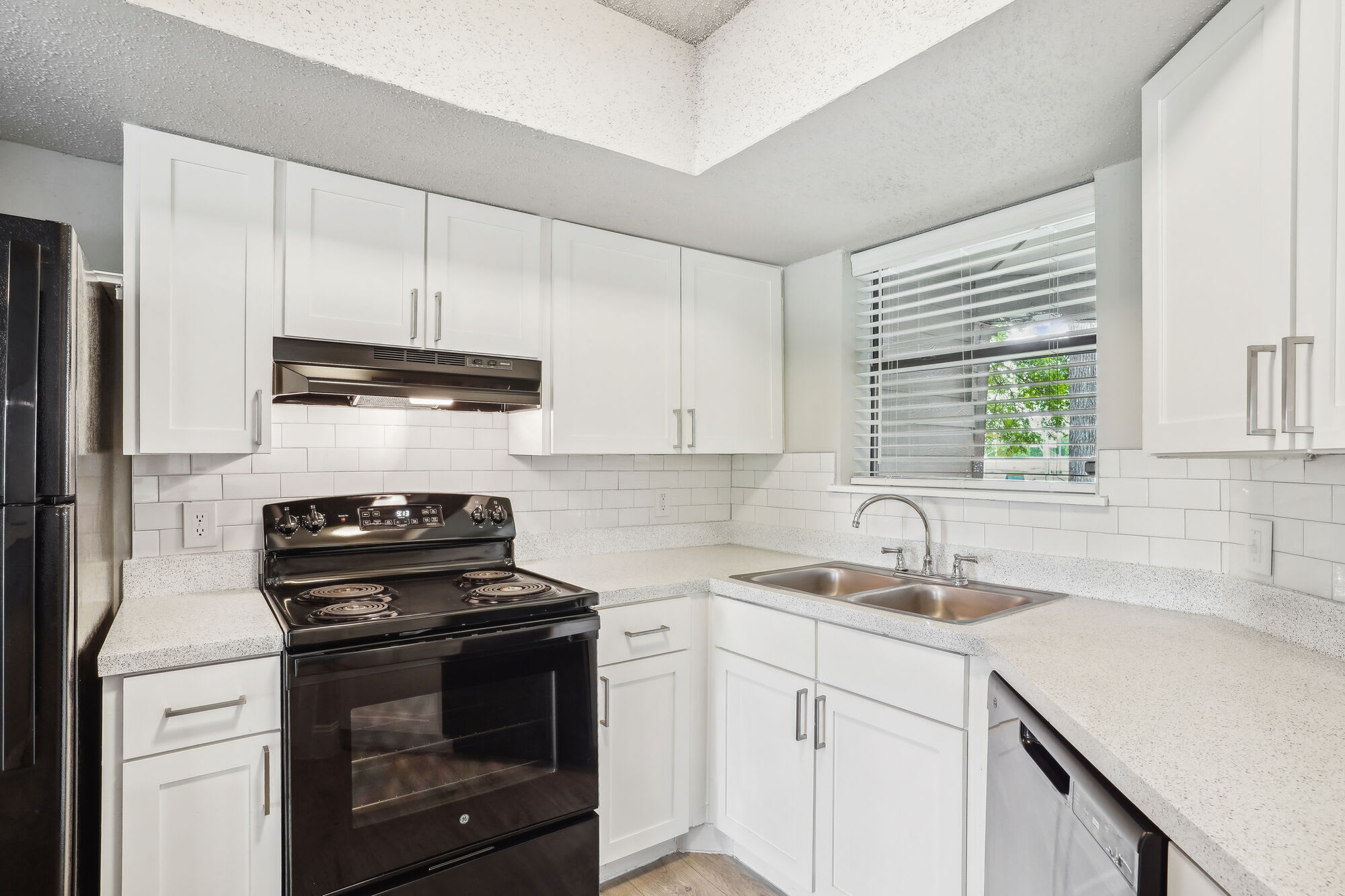Vantage Point Apartments – photo 2