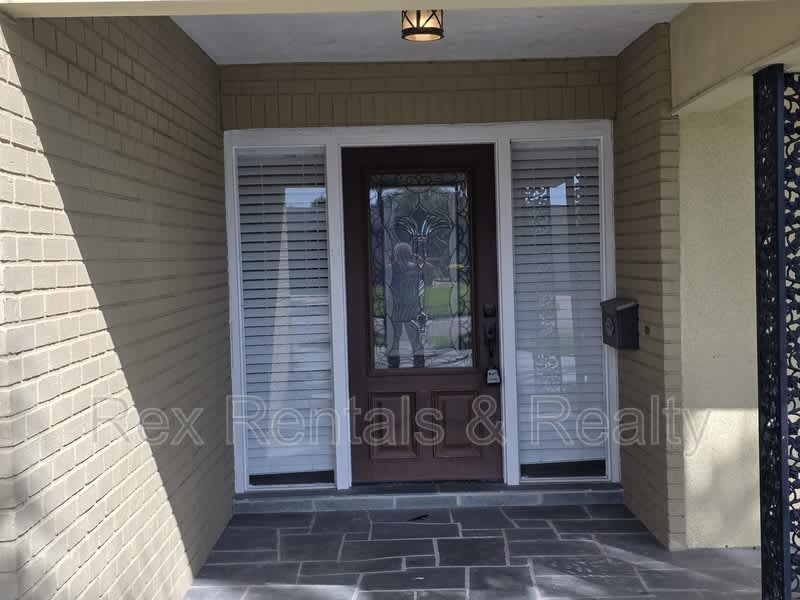 4095 14th Street Ne – photo 2