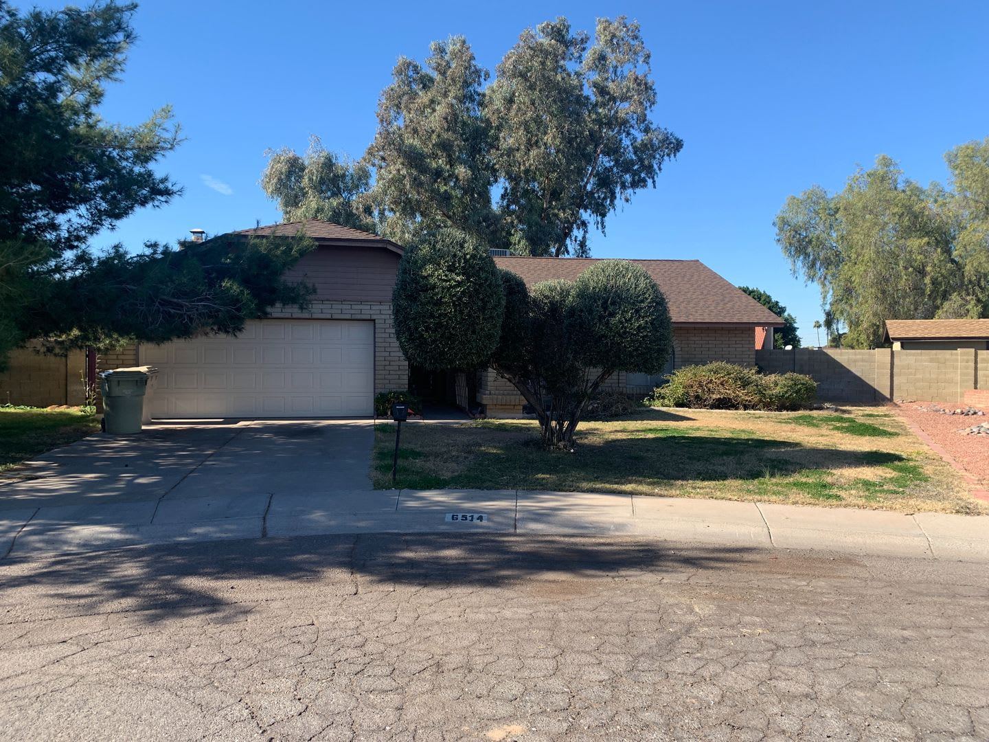 Spacious 3 Bed 2.5 Bath in Glendale – photo 1
