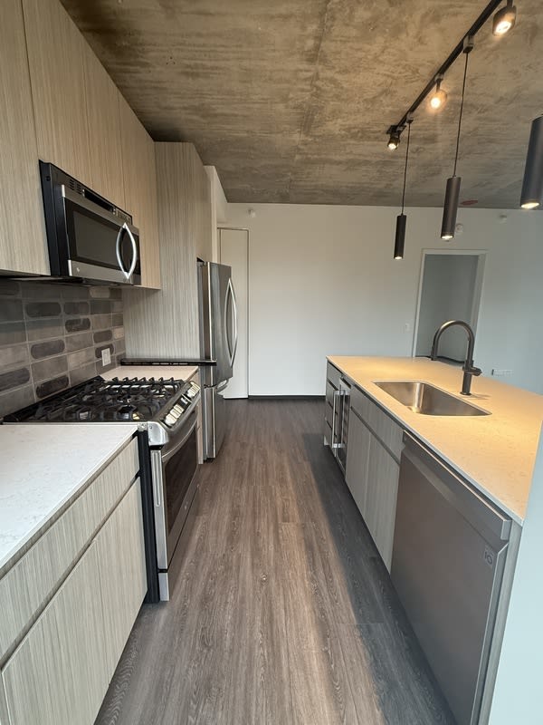 1319 W Lake – photo 3