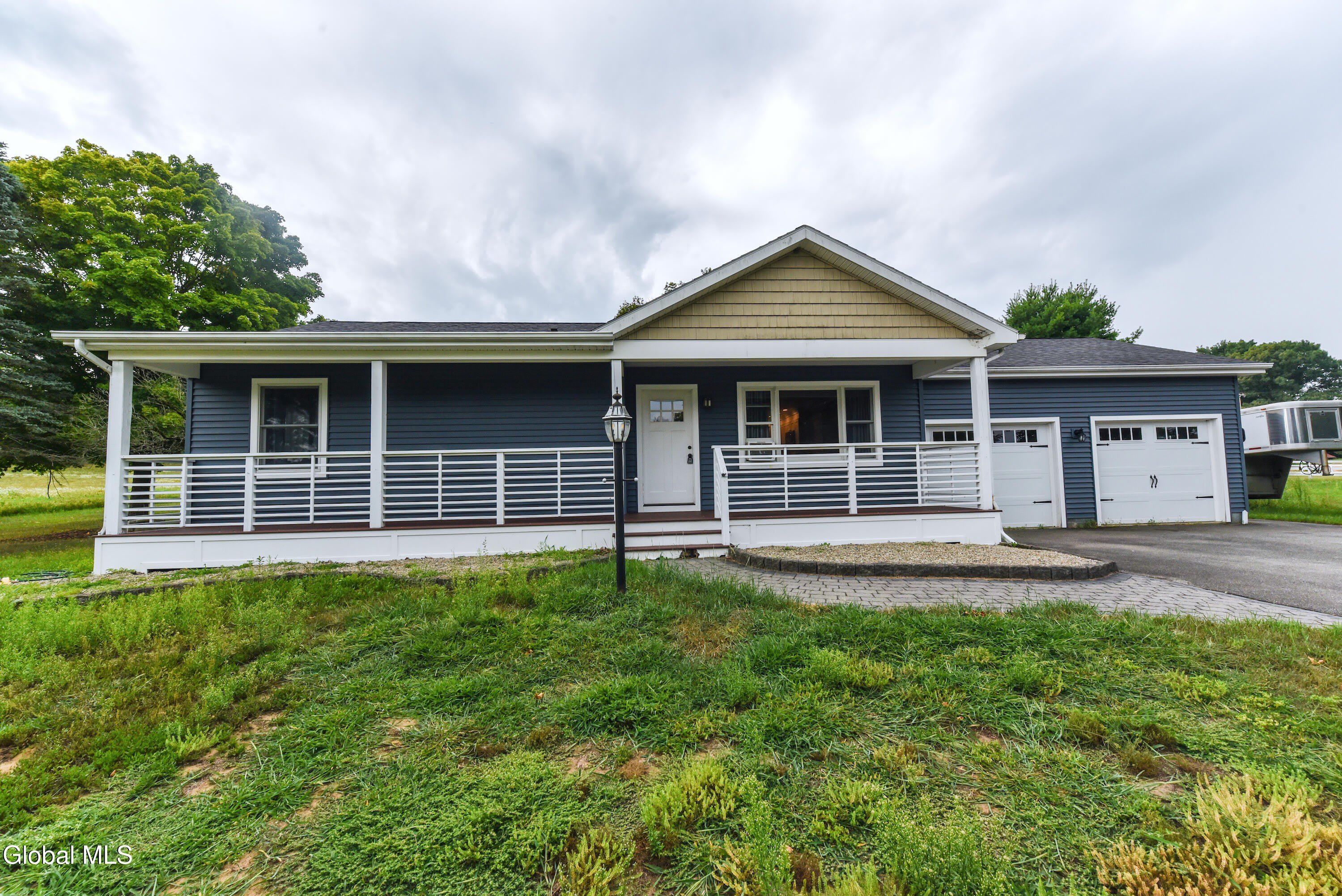 434 Burgoyne Road – photo 1