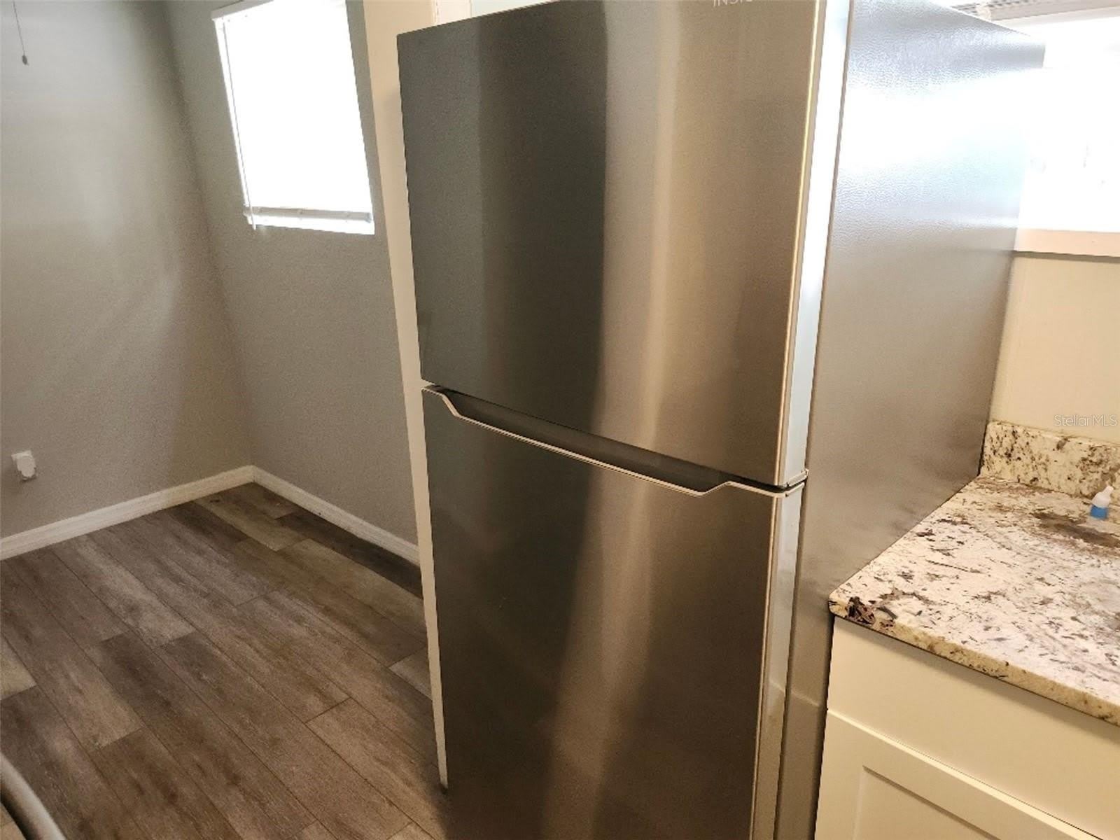 1426 10TH Street W – photo 3