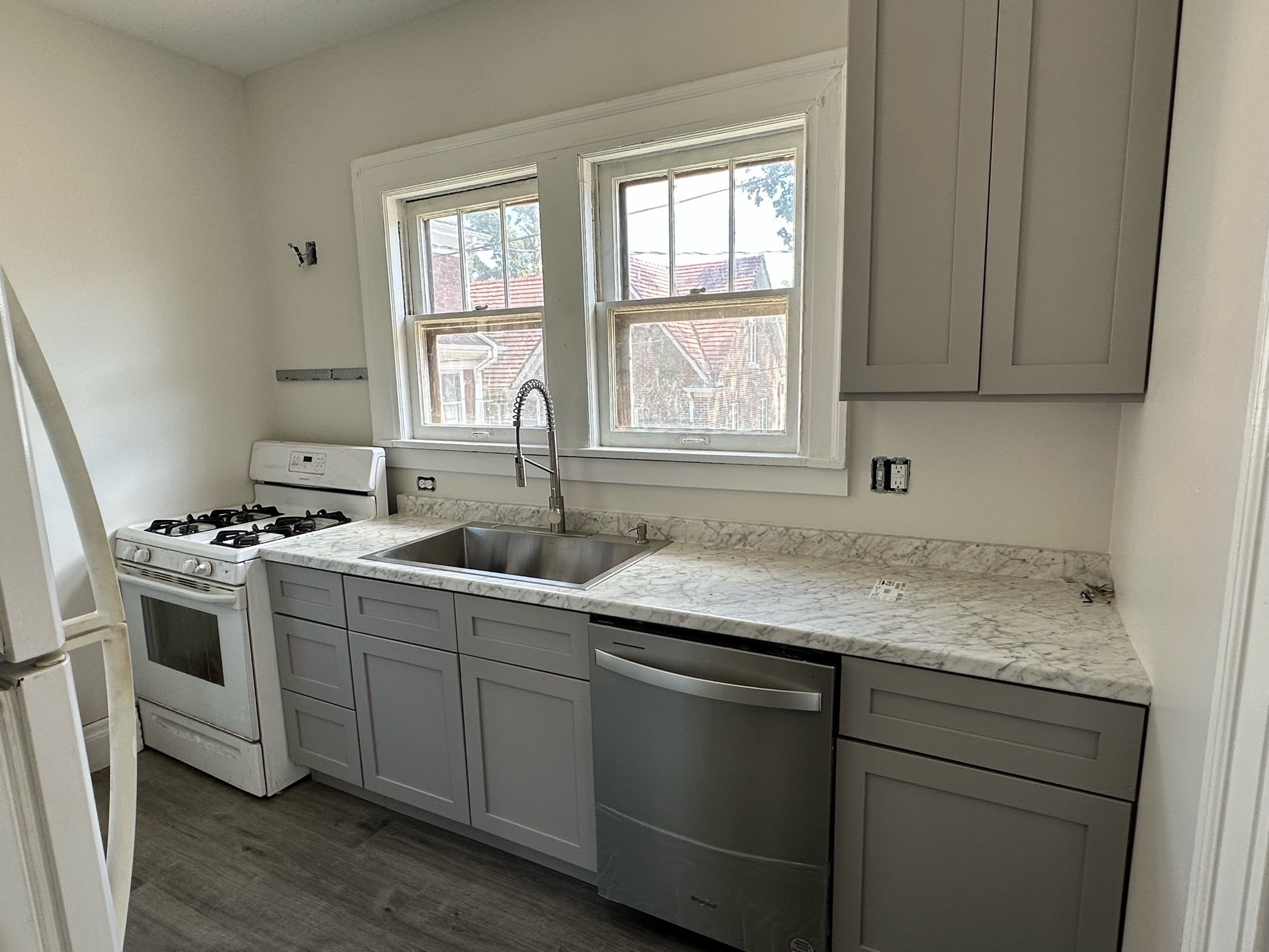 714 E 9th St – photo 4
