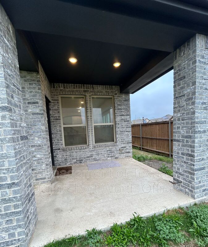 3918 Rochelle Lane – photo 4