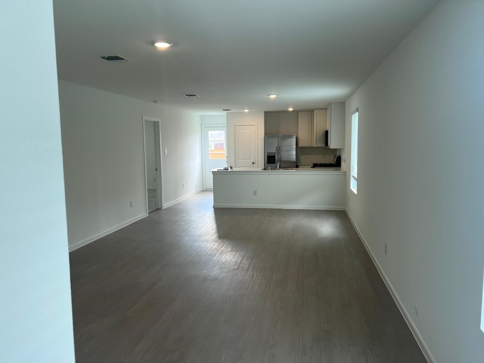 3916 Superior Place – photo 4
