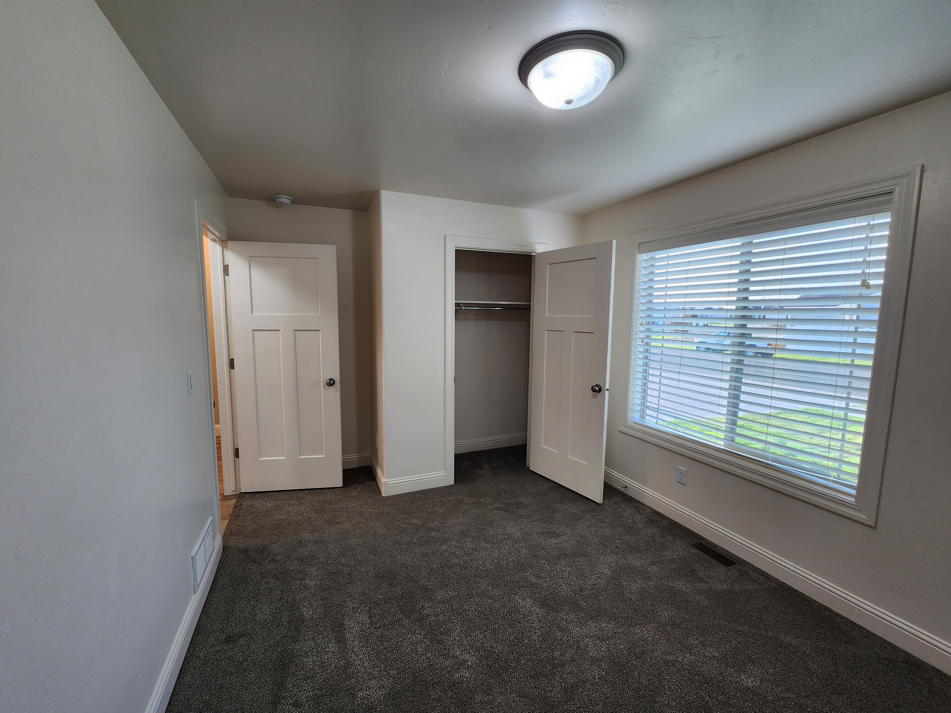 3894 E Chalet Dr – photo 4