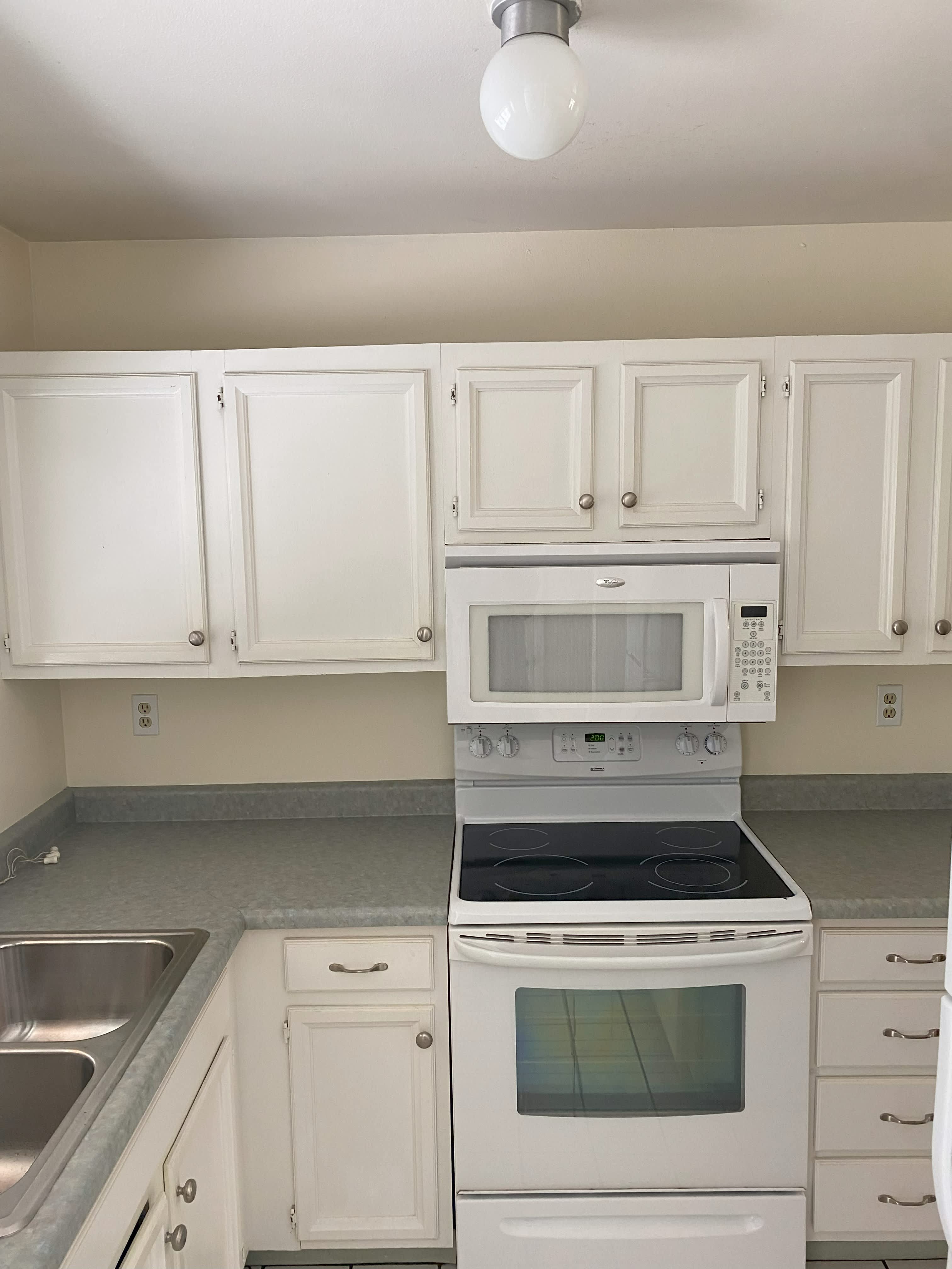 3231 Lakeside Dr – photo 1