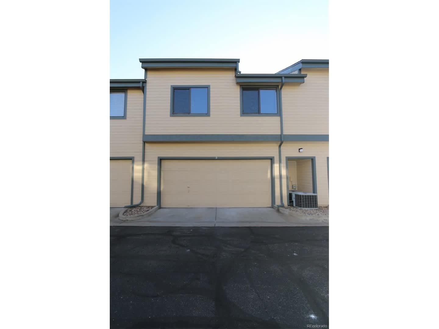 Spacious 3 bed 2 bath Townhome for Rent in Arvada – photo 3