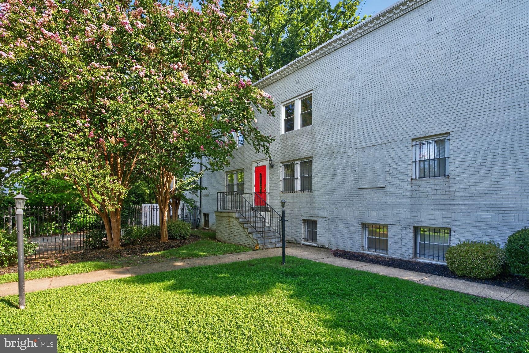 2911 8Th Street Se – photo 1
