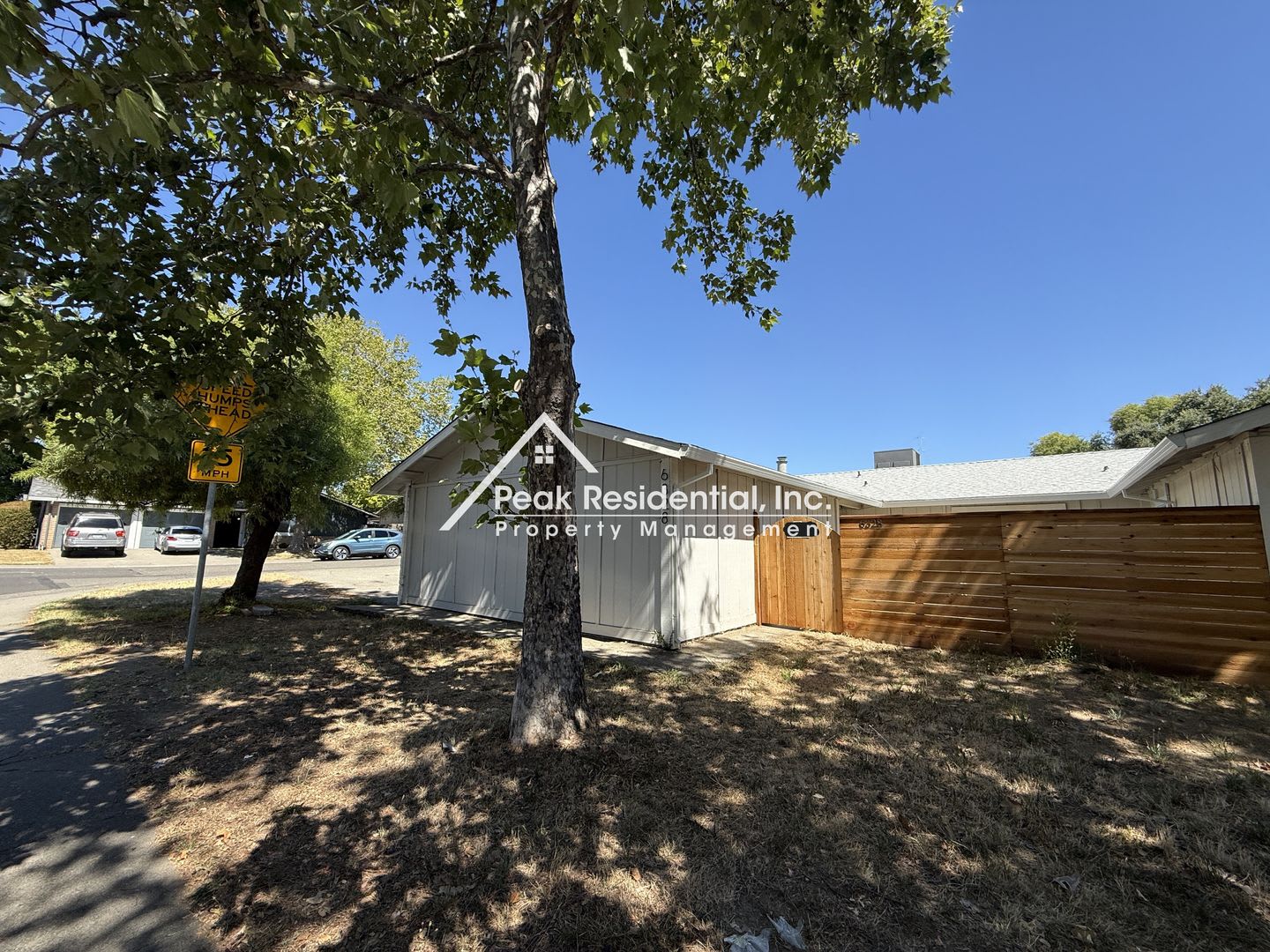 Great Location 3bd/2ba Duplex in Citrus Heights! – photo 4