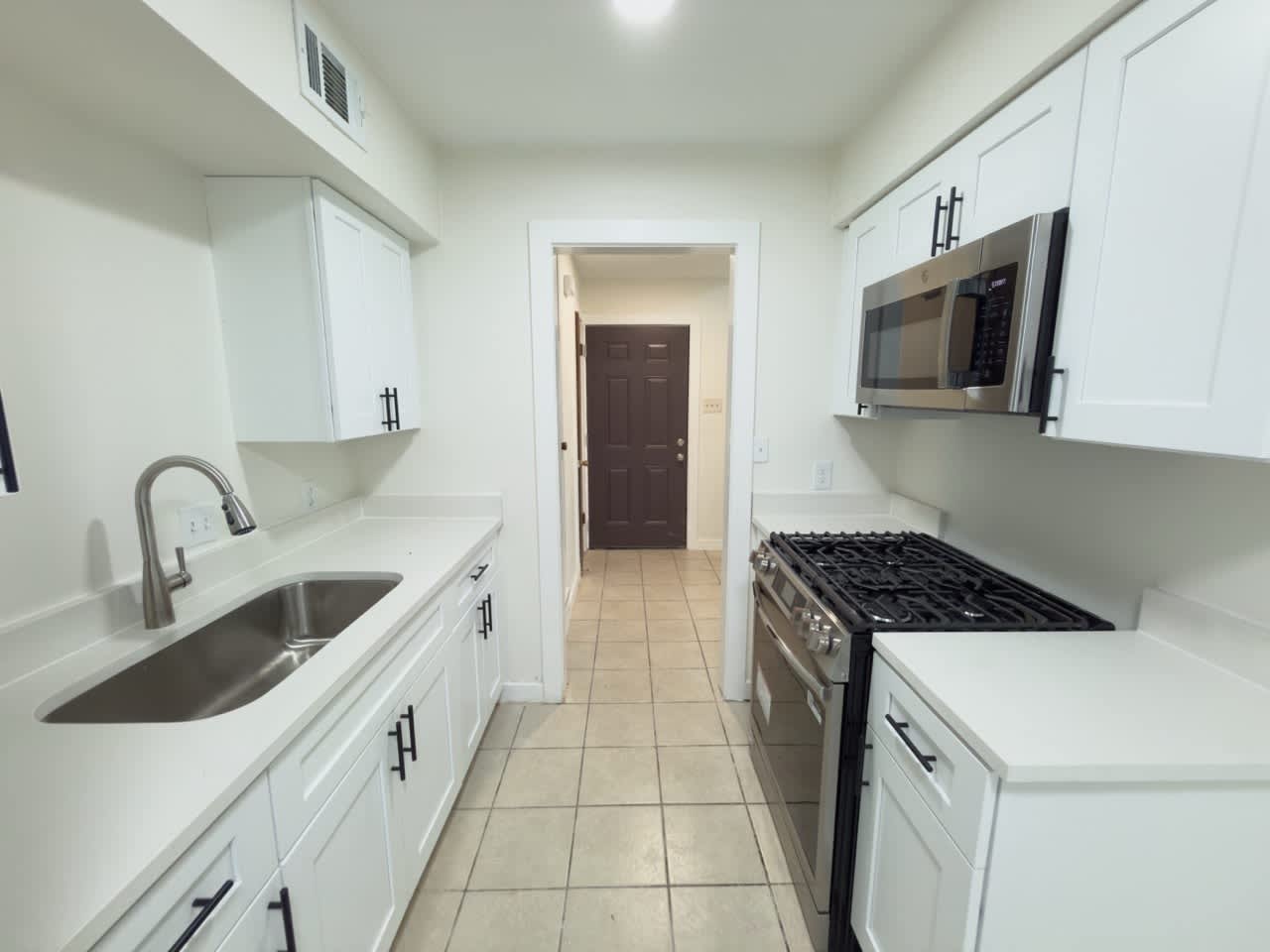 2209 Mission Hill Drive – photo 2