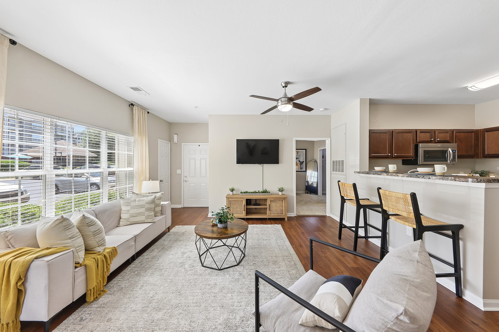 Vintage Retreat Apartments – photo 2
