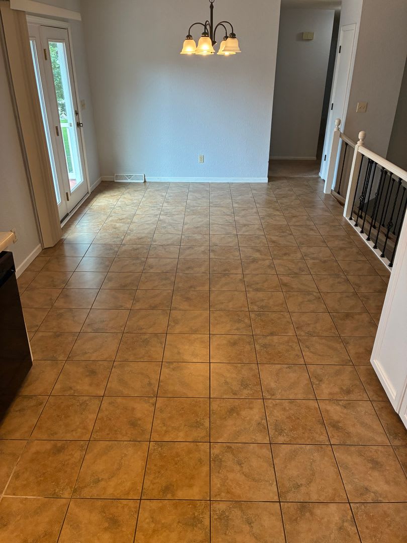 Gorgeous 3 Bed 3 Bath Home with 2 Car Garage – photo 5