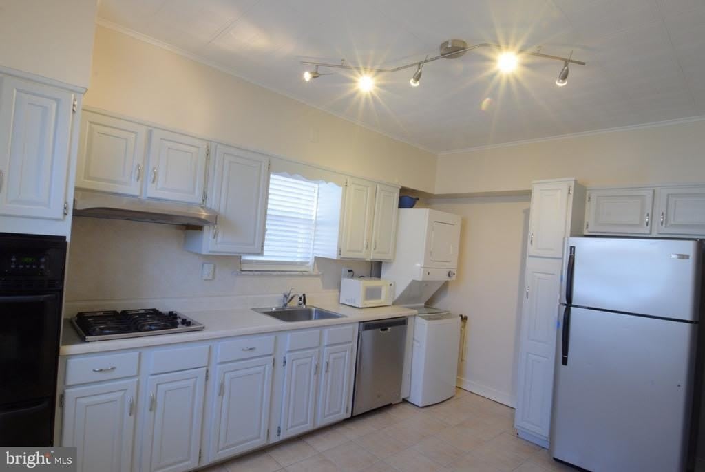 443 E GIRARD AVENUE – photo 4