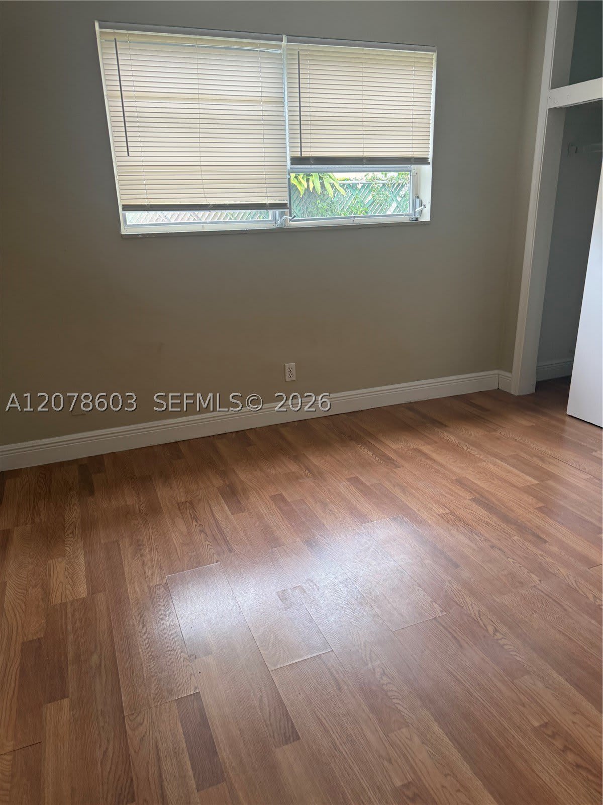 2121 N 52Nd Ave – photo 5