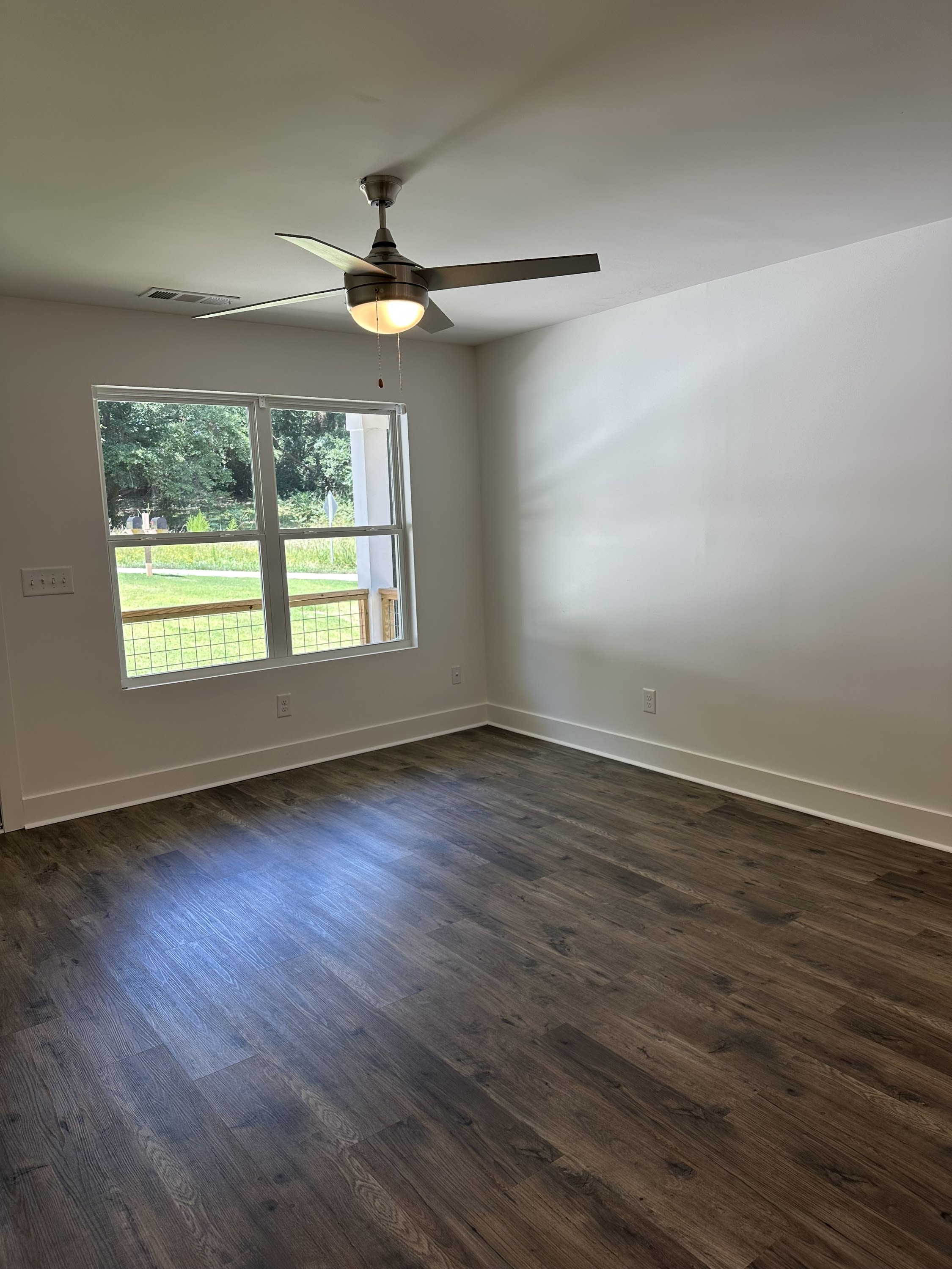 535 South Forest Avenue – photo 2