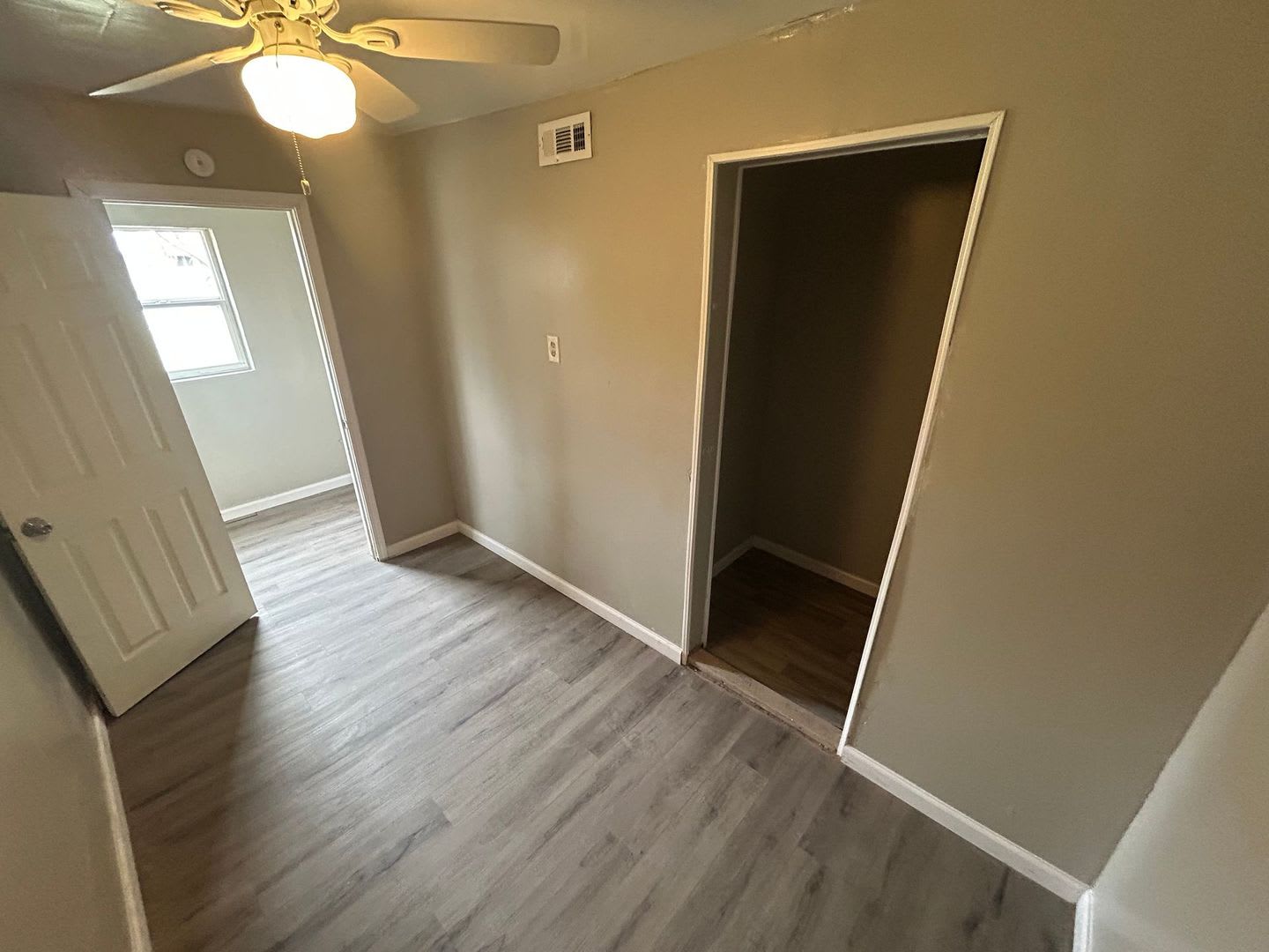 Charming 2-Bed Home Near Ottawa Park & University of Toledo – photo 4