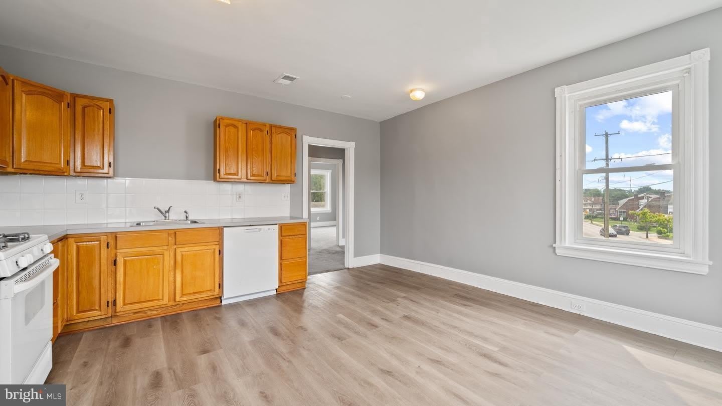 203 S SPRINGFIELD Road – photo 3
