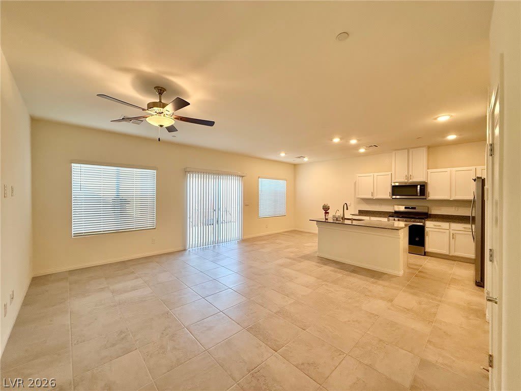 1085 Gentle Swan Street – photo 2
