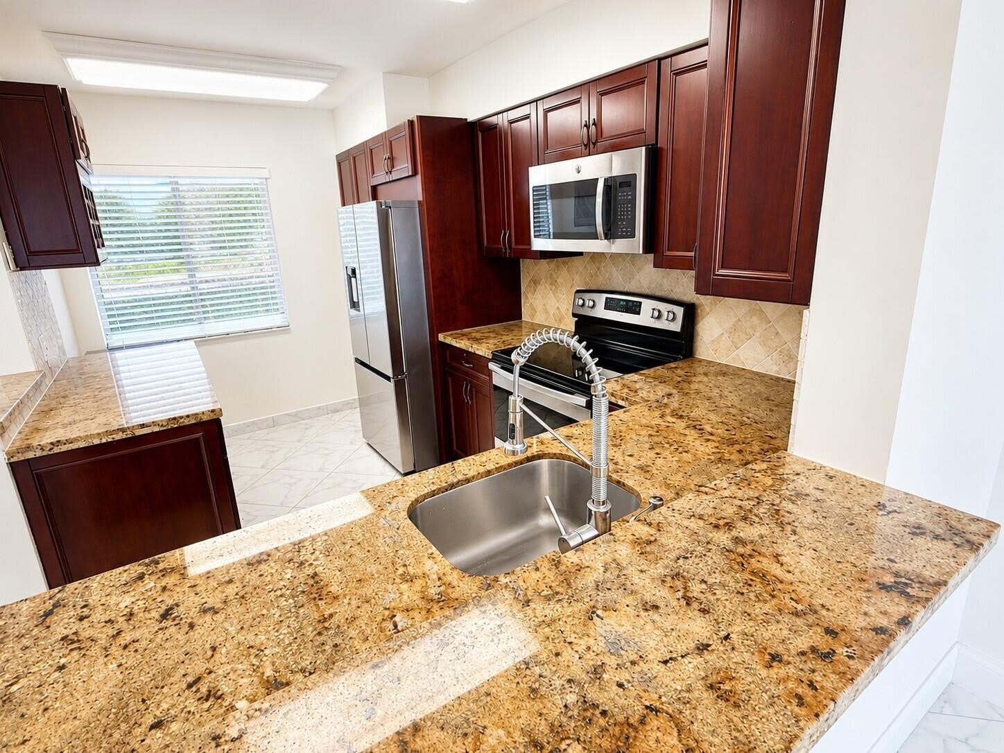 7076 Huntington Lane – photo 4