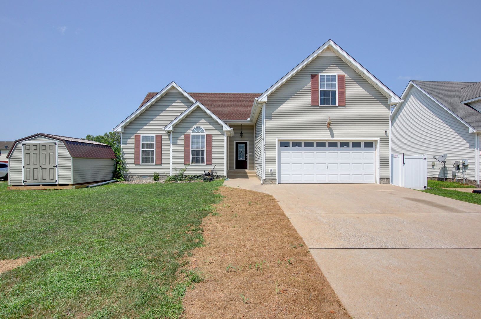 Beautiful 3 bedroom with bonus room in Arbour Greene South – photo 1