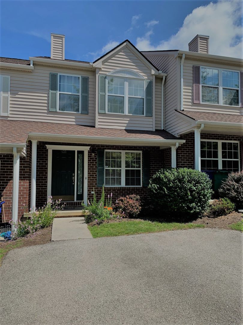2 Bedroom 2.5 Bath Townhouse – photo 1