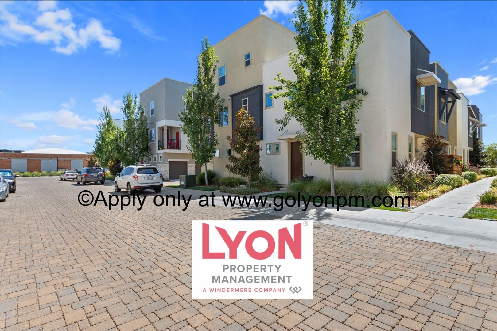 Stunning, Modern 2 bed/2.5 bath Condo in Upper Land Park!! – photo 2