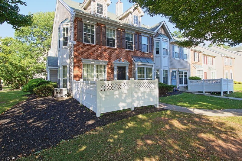 361 Hadleigh Ln – photo 1
