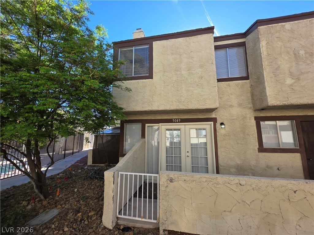 5049 Spencer Street – photo 3