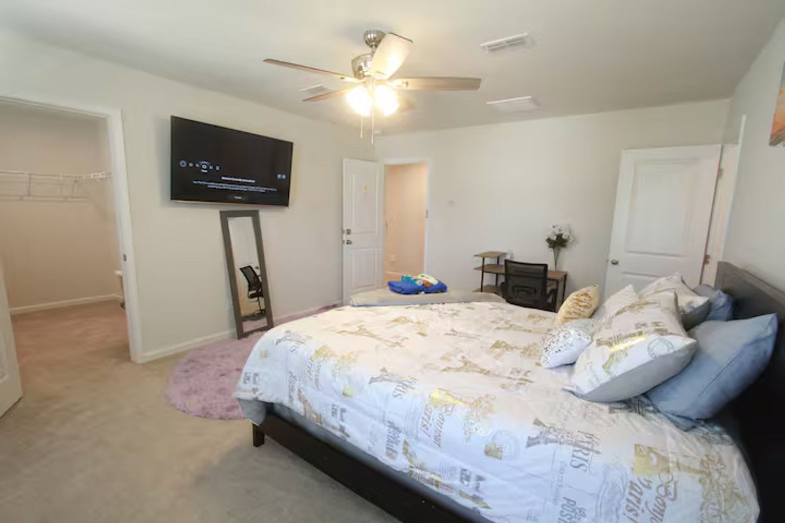 Room in 6 Bedroom Home at Skipjack Ln – photo 4