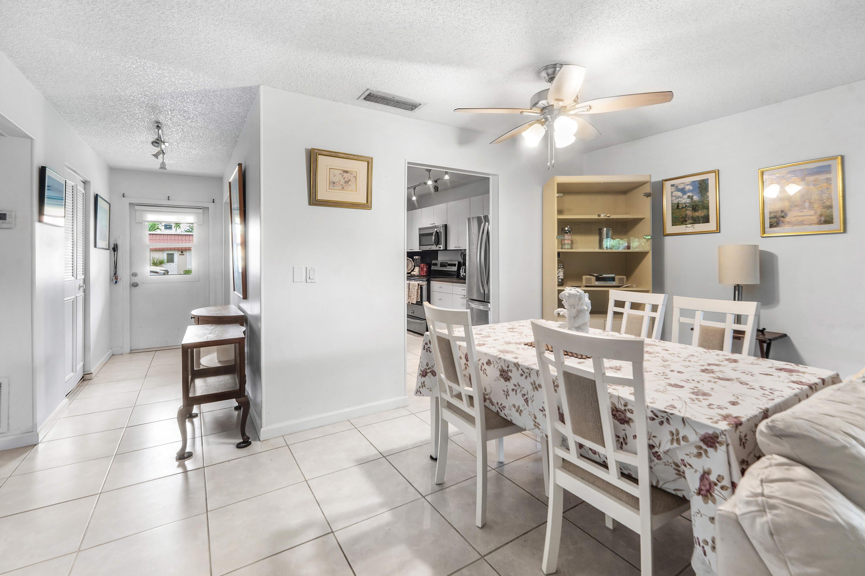 687 Marlboro Oval – photo 4