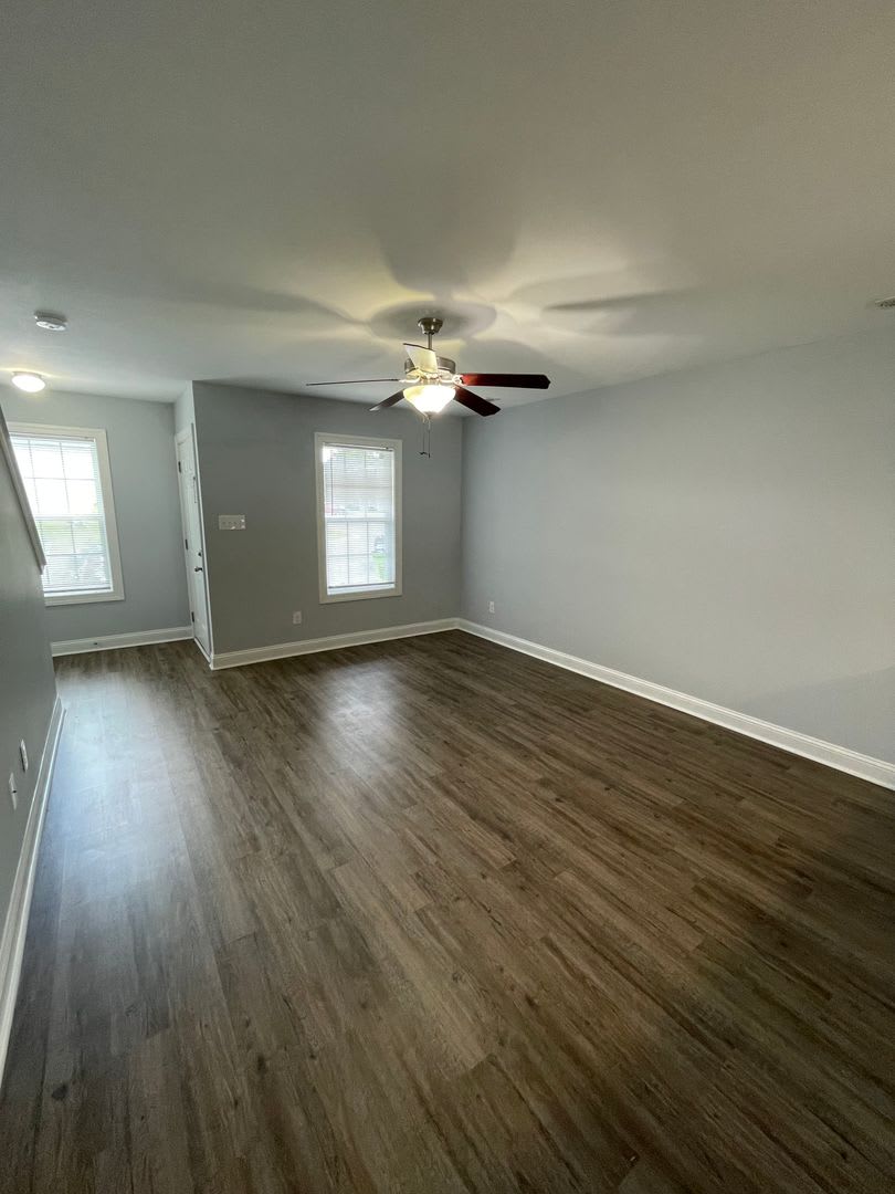 Like New Townhome! – photo 3