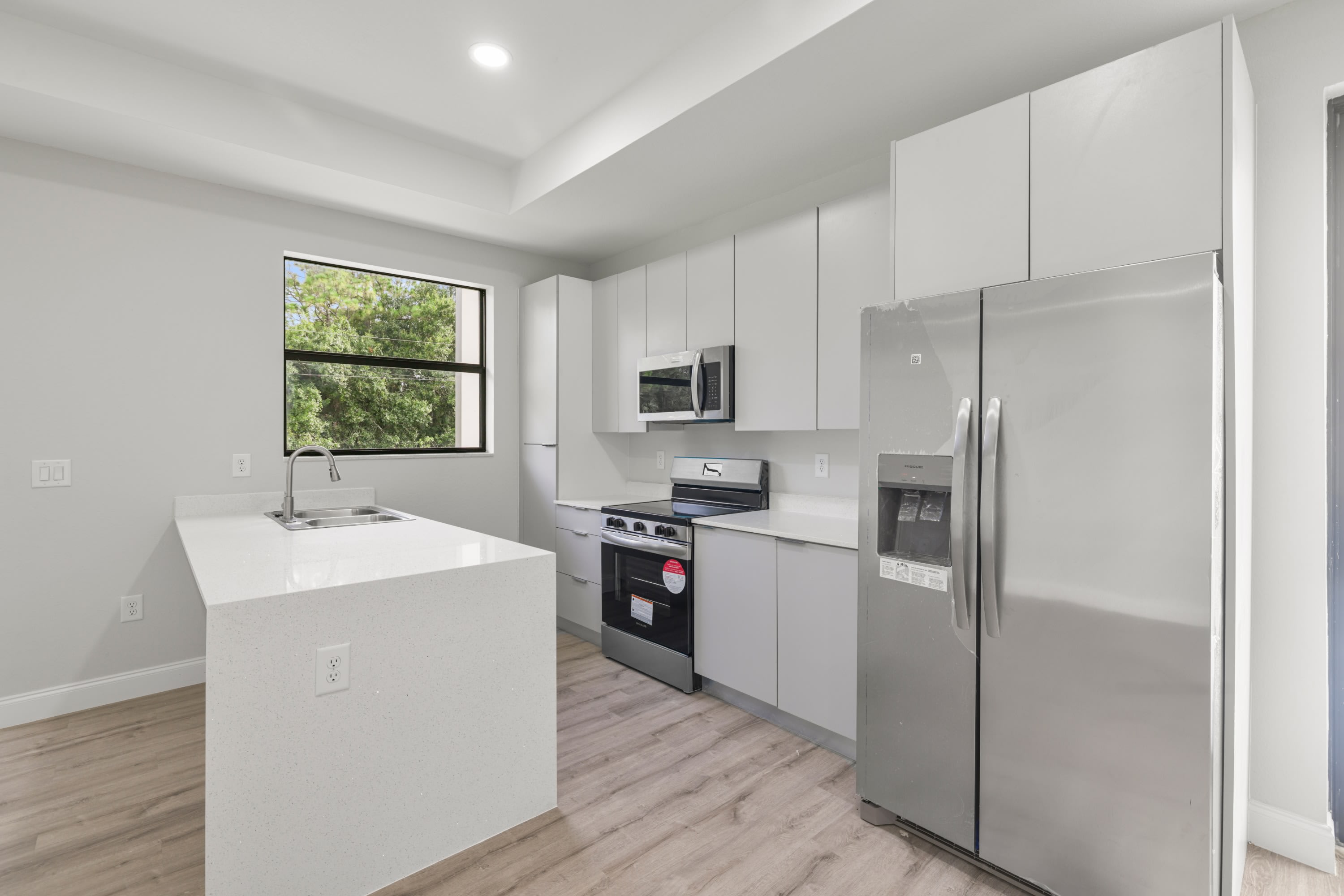 3302 56th Street West – photo 4