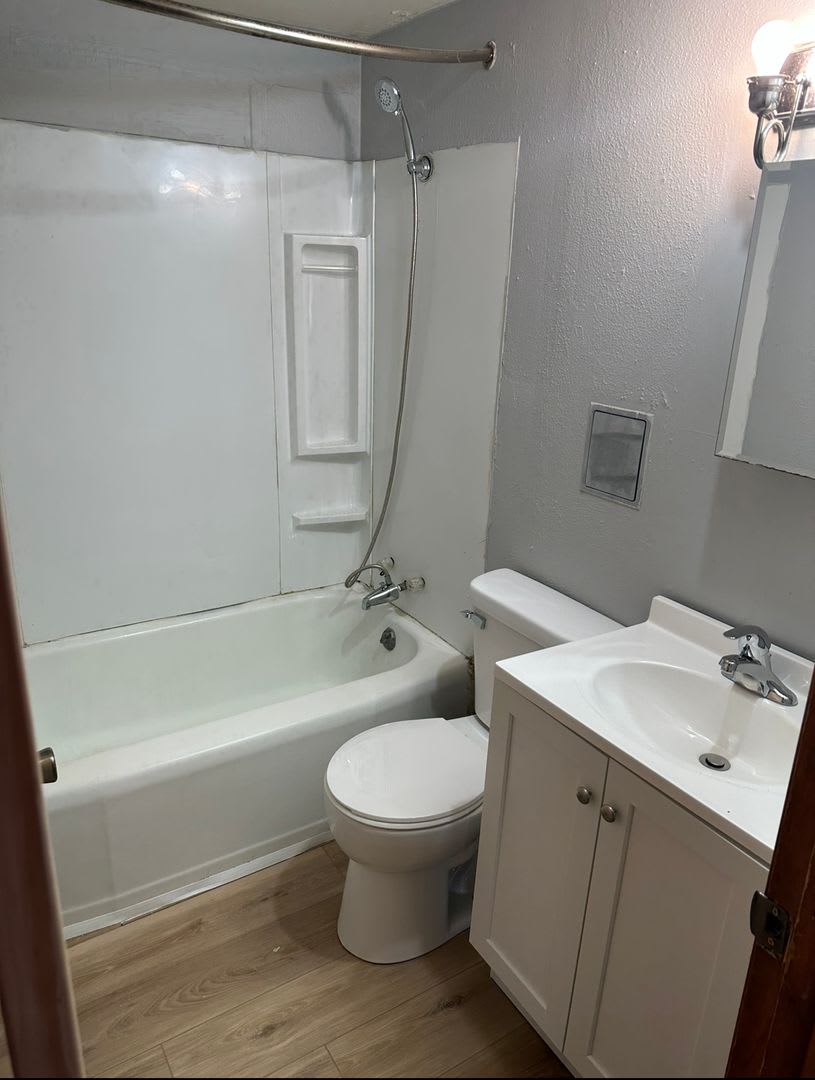 3 bedroom 1 bath home – photo 2
