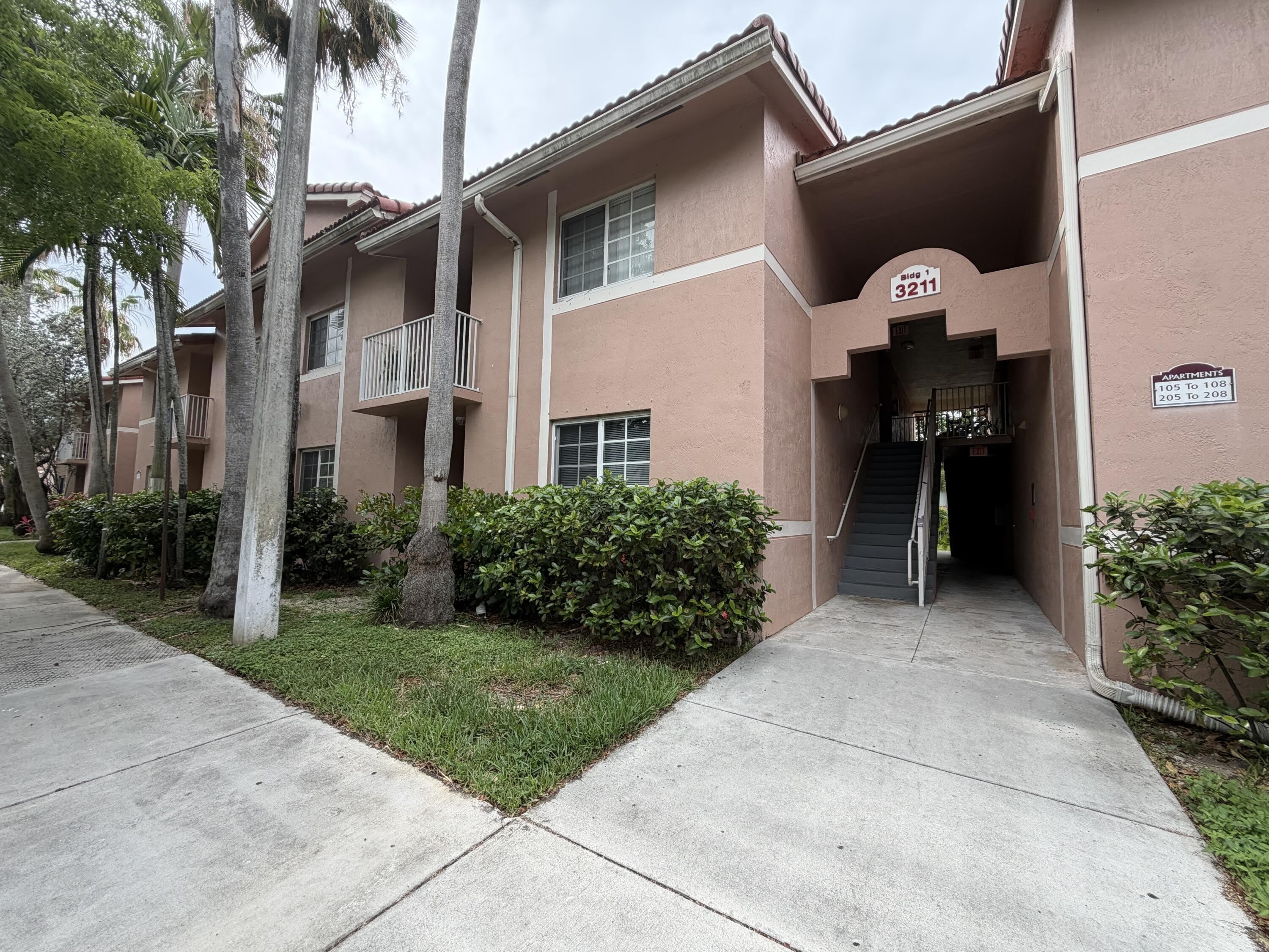 3211 Sabal Palm Manor – photo 1