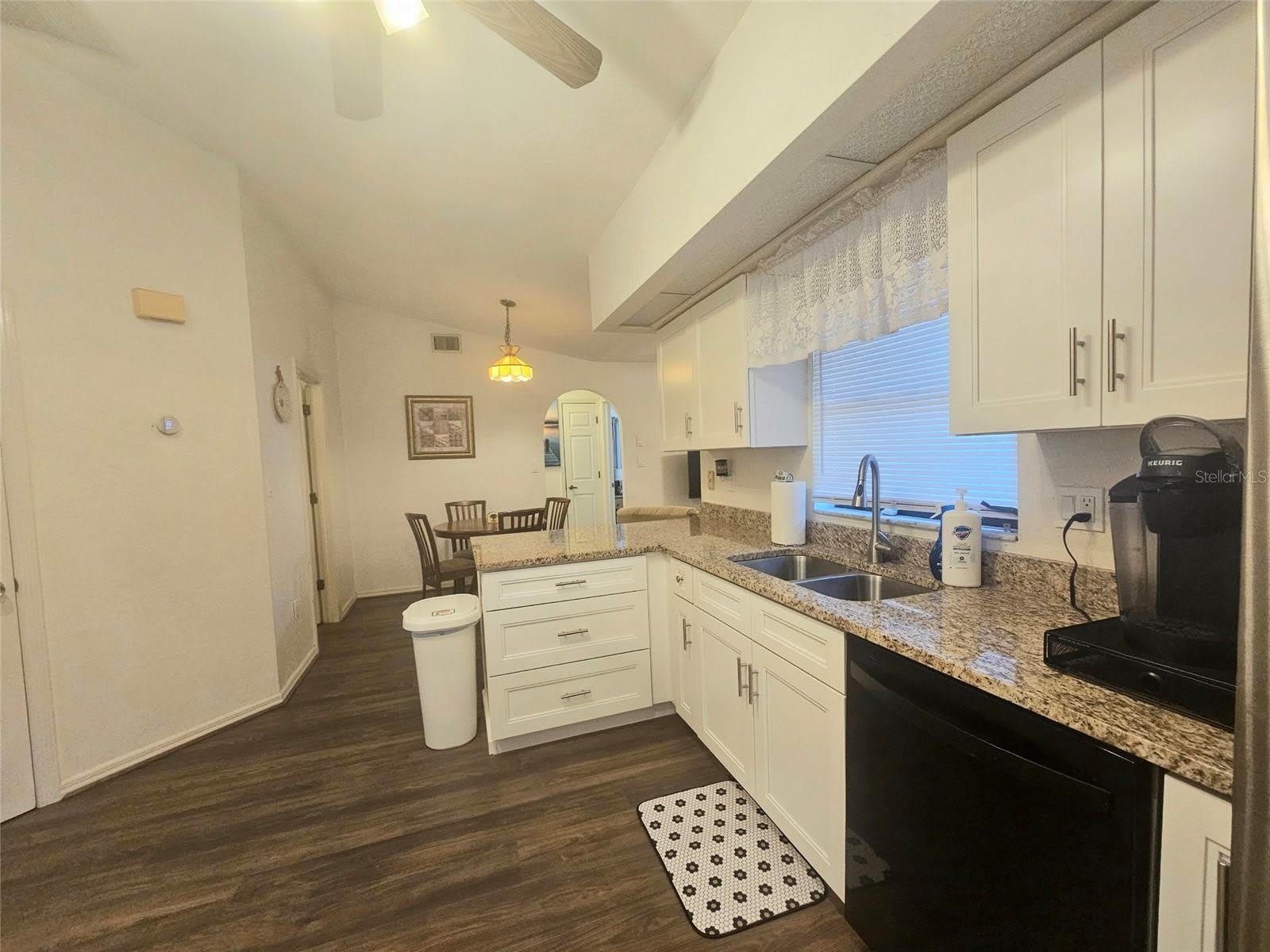 1011 TROPICAL Avenue NW – photo 2