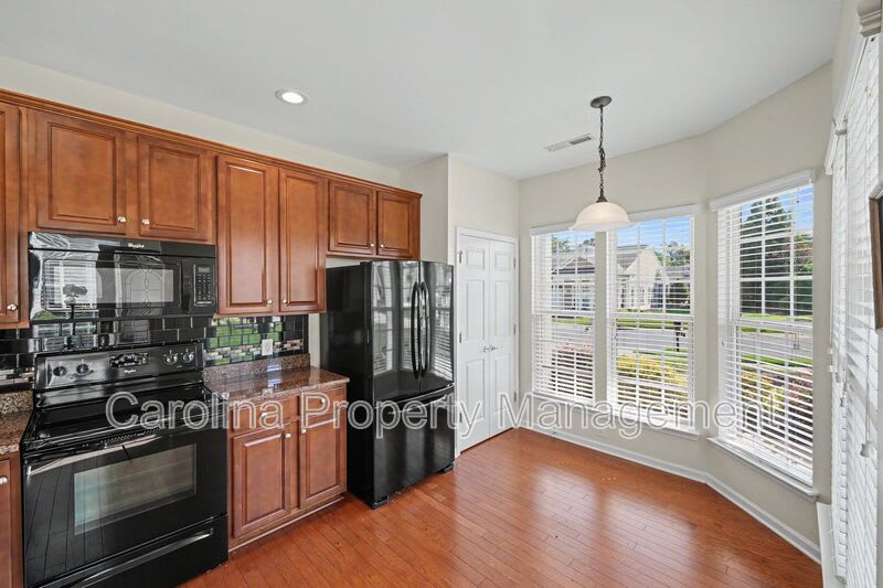 9009 Smokey Hill Ln – photo 2