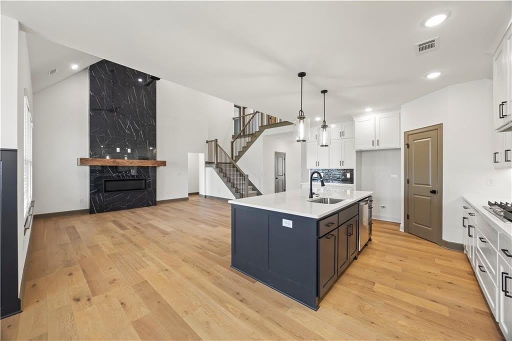 1241 Mammoth Street – photo 4